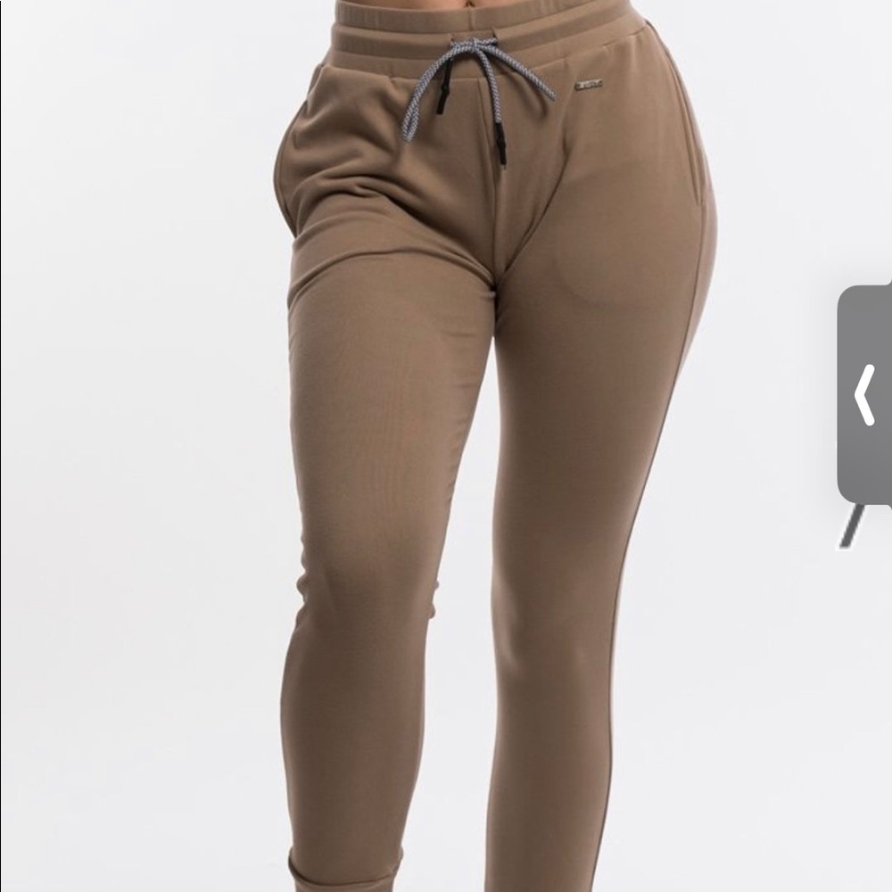Echt Apparel Play Joggers - Cashmere